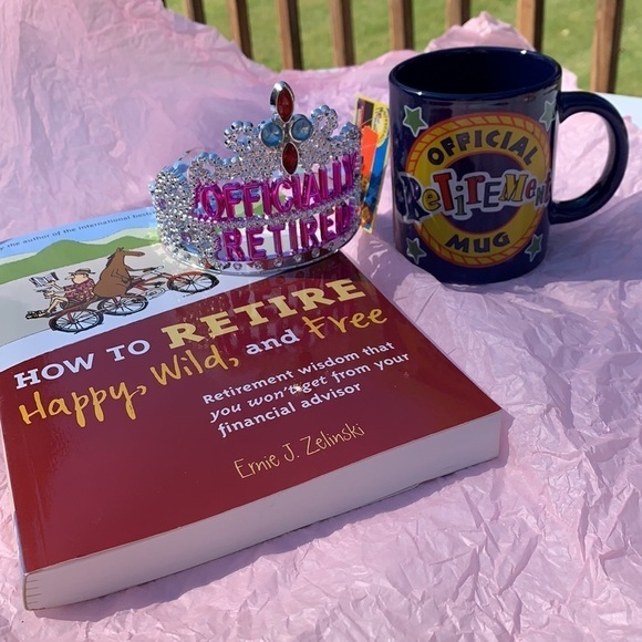 New Officially retired crown mug book gift set Happy wild free - Picture 11 of 11